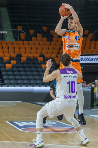 500万英镑！曼联租出桑乔减负，无买断条款，他能在维拉逆袭吗？