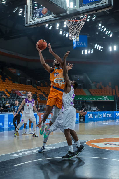 心疼哈登！NBA重磅调查，近年最大的阴阳合同！快船将迎巨额罚款